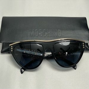 Moschino Sunglasses w Case!
